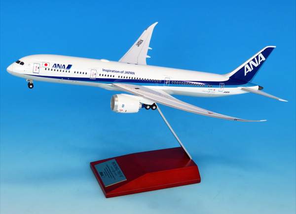 NH20168 １：200 BOEING 787-9 JA921A 完成品(WiFiレドーム・ギアつき 